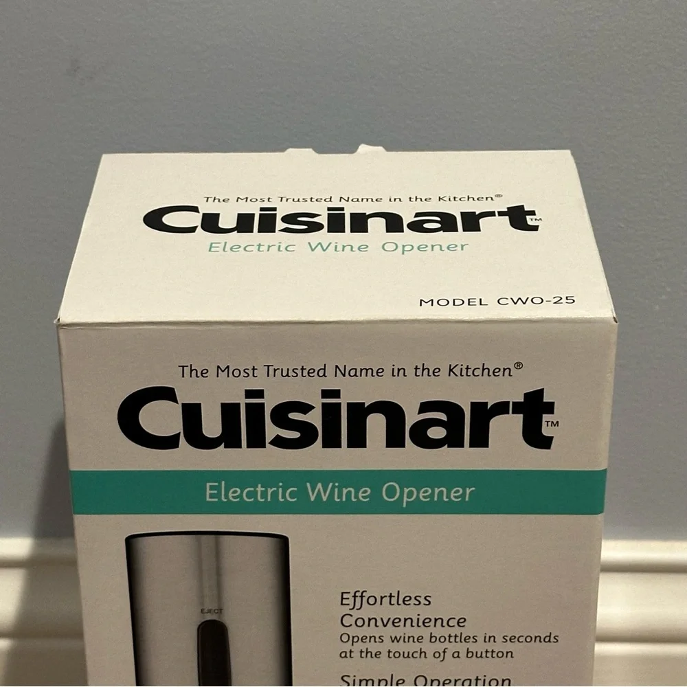NEW Cuisinart Electric Wine Opener. Stainless Steel, Cordless. Great gift!